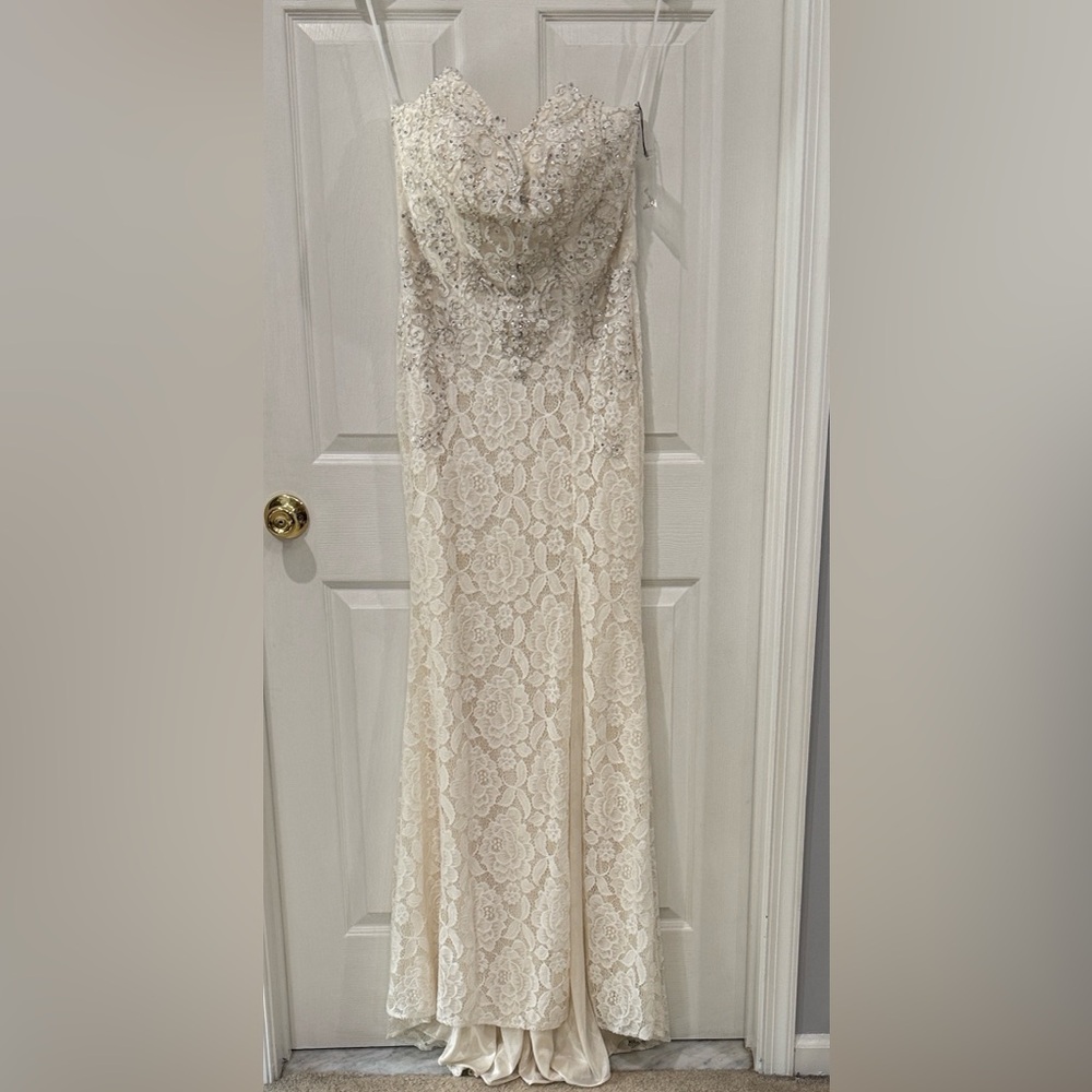 NWT Elegant Cream Lace Gown NWT Rosemore Couture “Engaging You” - Picture 3 of 11